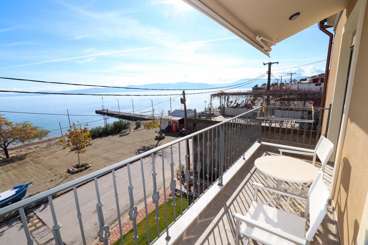 East & West Seaside Apartments Gialtra Exterior photo